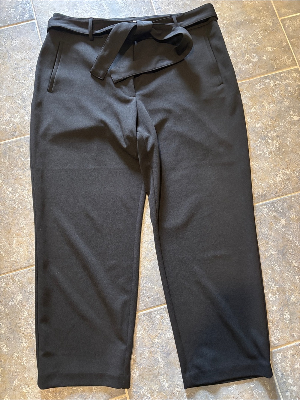 Ricki’s Black Tie-Waist Cropped Trousers